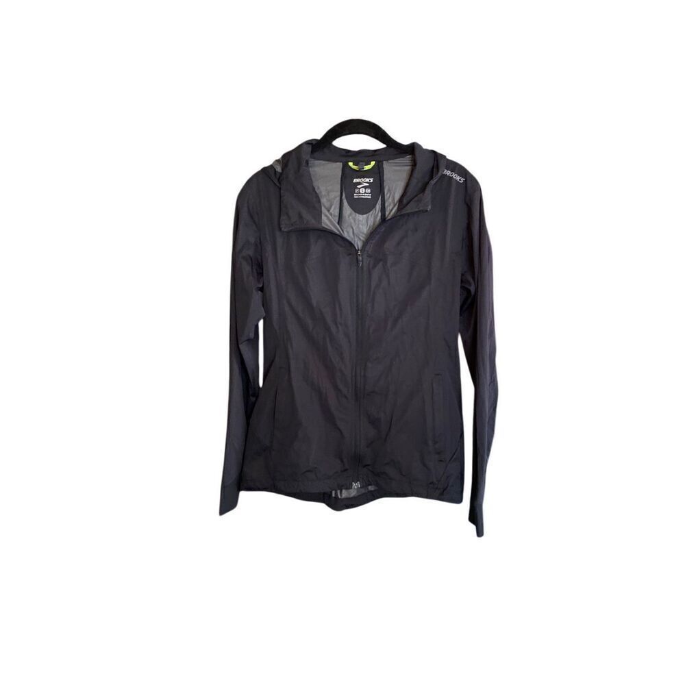 Brooks women’s wind, and water resistant, who did running jacket S/small
